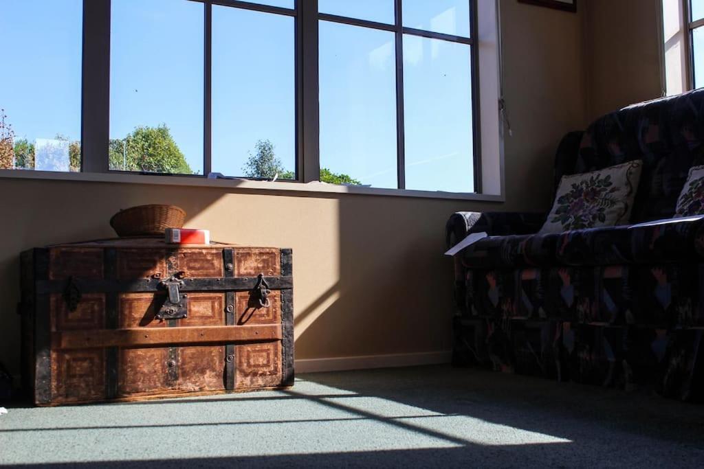 Tram Track Retreat Apartment Papatowai Екстериор снимка
